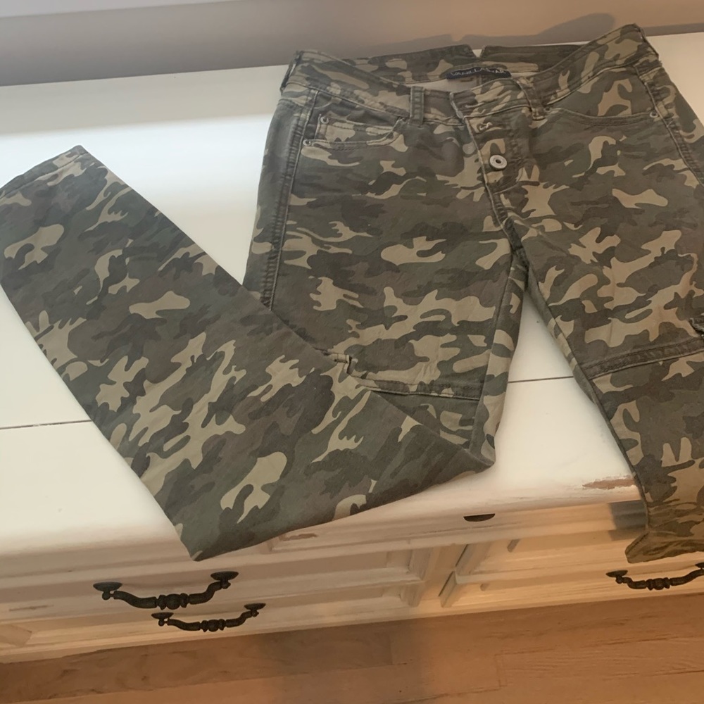 Camouflage army fatigue pants cargo pockets camo